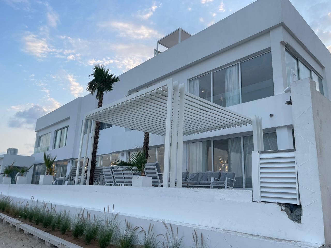 Luxury Beachfront Villa Pergola Palm Jumeirah